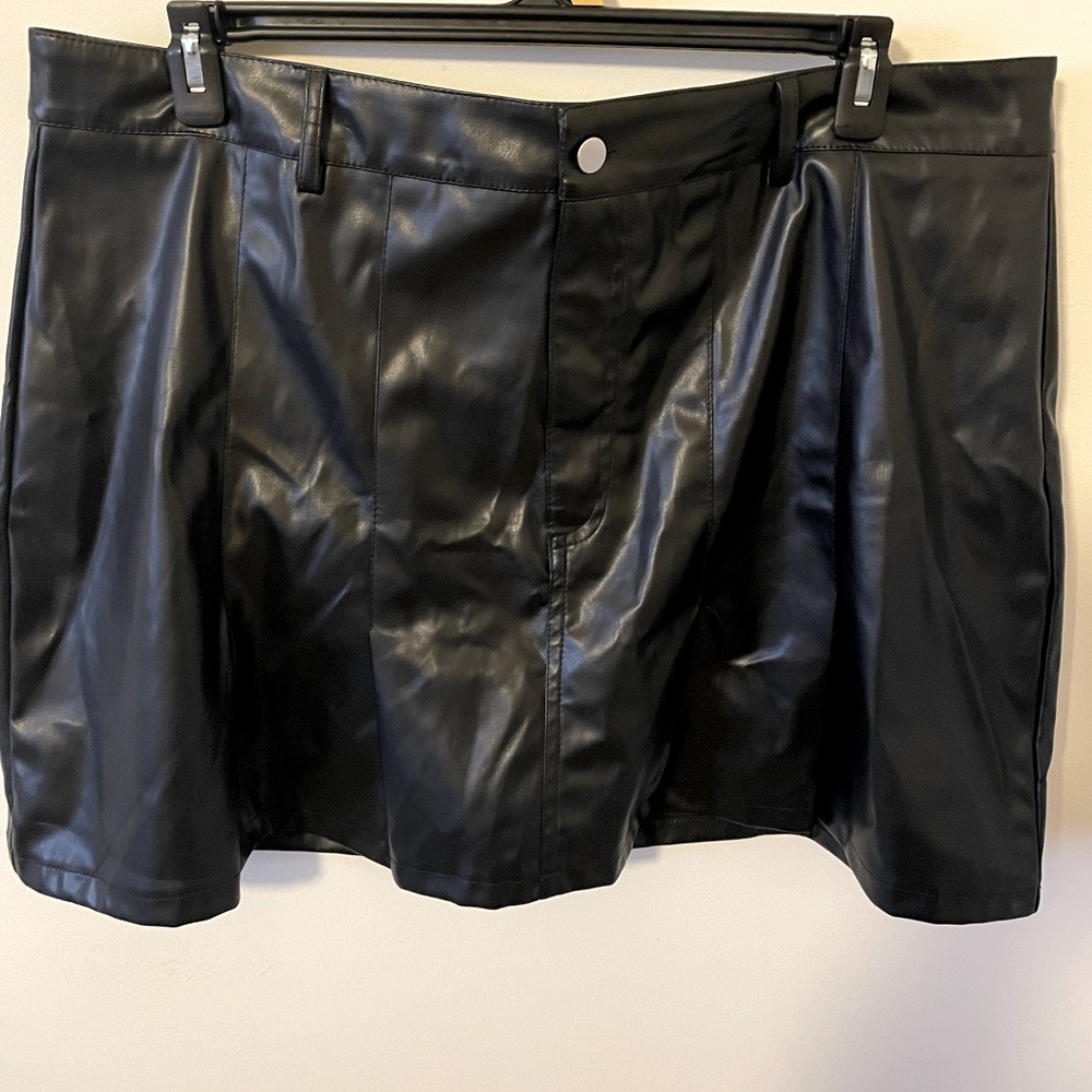 Shein black pleather skirt 3x